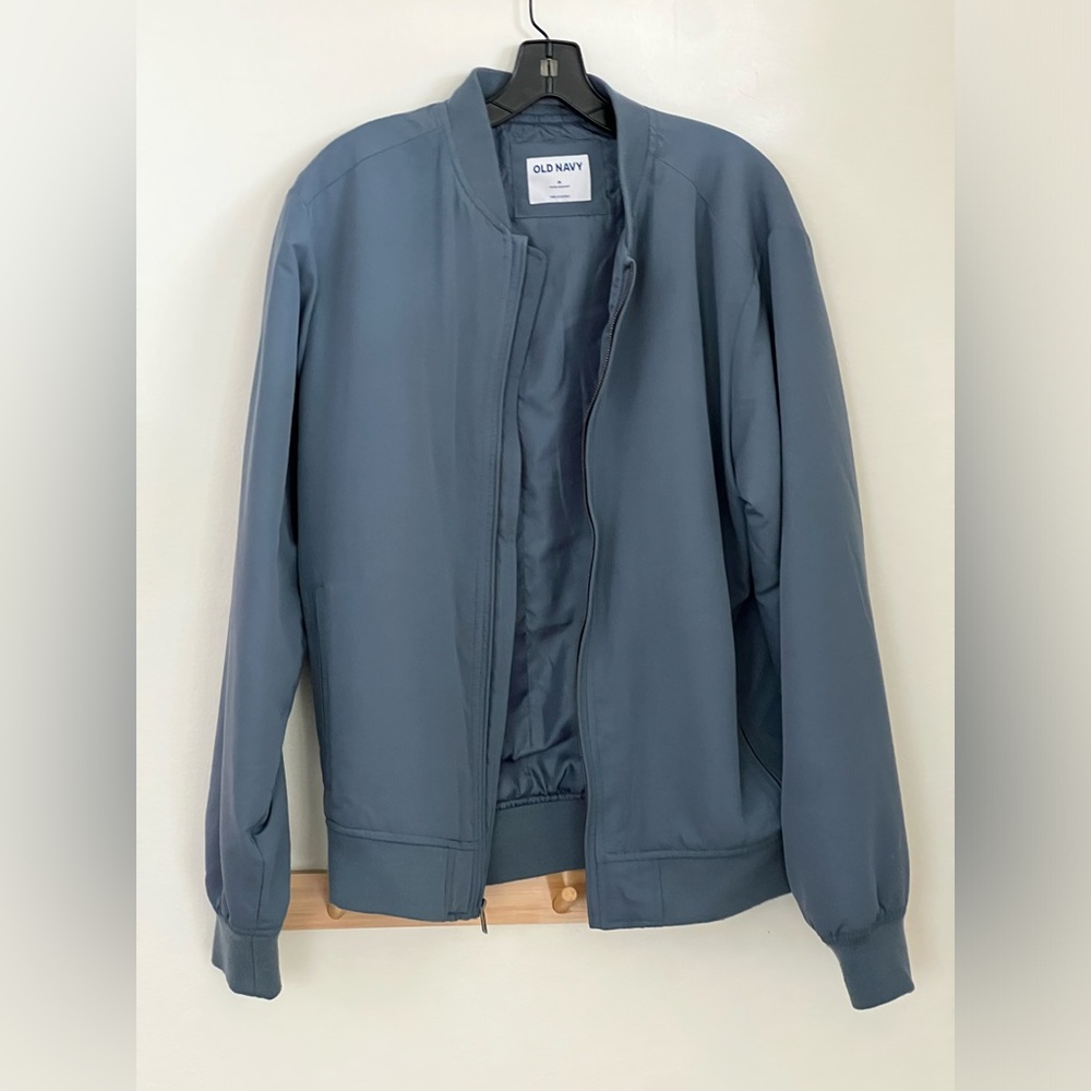 Old Navy Men's medium water resistant bomber Windbreaker jacket no flaws